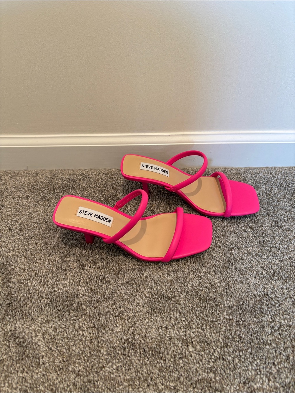 Steve Madden Neon Pink Double Strap Slide Heels - Picture 2 of 4